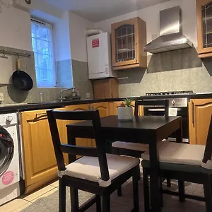 Holybush Bethnal Guest house